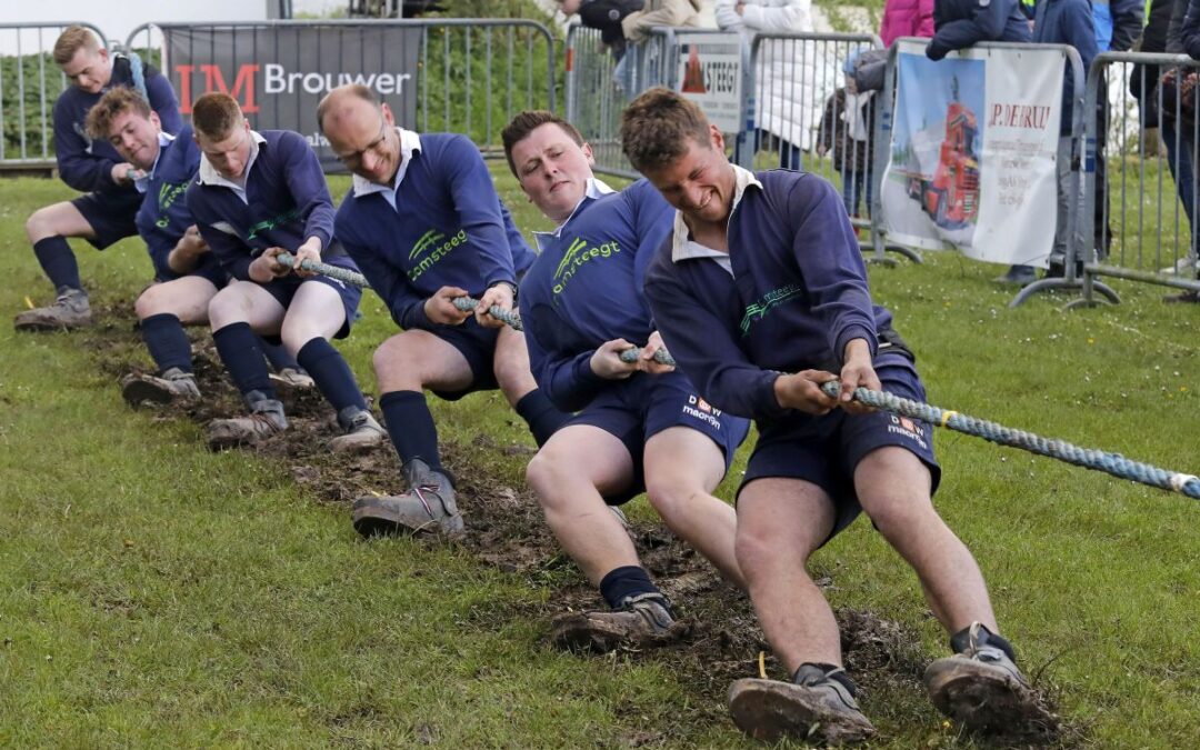 Touwtrekvereniging Streefkerk introduceert nieuw spel op Fokveedag Boerenlandfeest