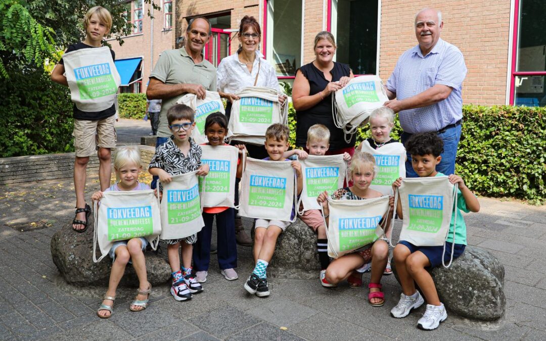 Tweeduizend Fokveedag-rugzakken voor basisschoolleerlingen in Gorinchem