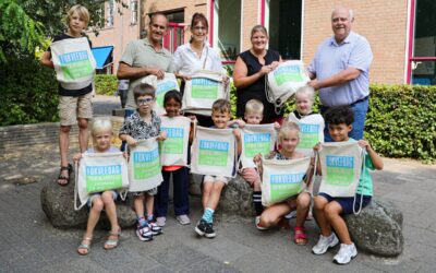 Tweeduizend Fokveedag-rugzakken voor basisschoolleerlingen in Gorinchem